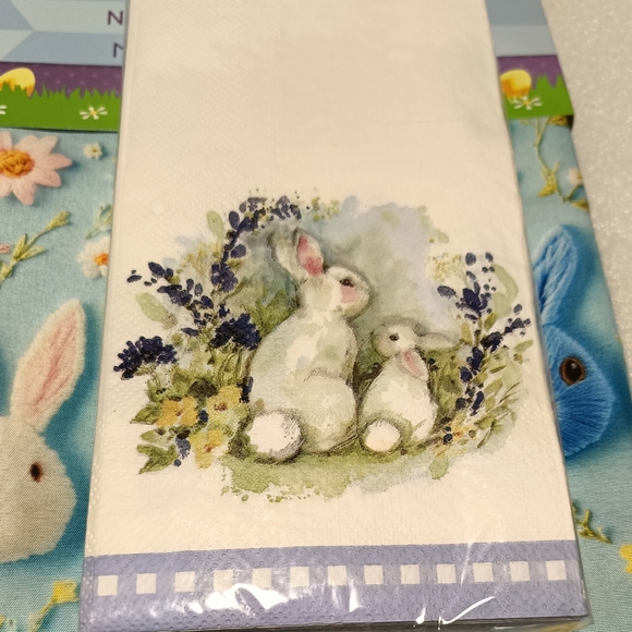 🐰Easter Spring Blue Bunny Tablecloth & 18 Paper Napkins - Picture 3 of 4